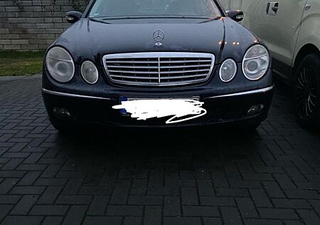 Mercedes-Benz E 230