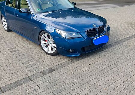 BMW 520i A -