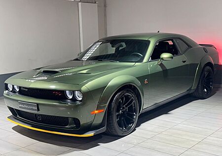 Dodge Challenger 6,4 SRT Wide Body