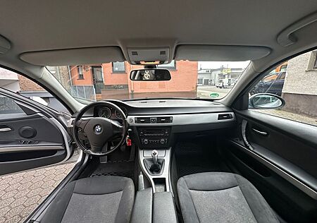BMW 318i -