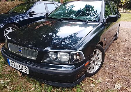 Volvo V40 1.8 - TÜV 02/27