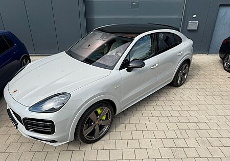Porsche Cayenne Coupe Turbo S E-Hybrid APPROVED