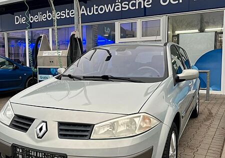 Renault Megane MeganeLuxePrivilege1.6 16V,KlimaZV,ServoPreis VB