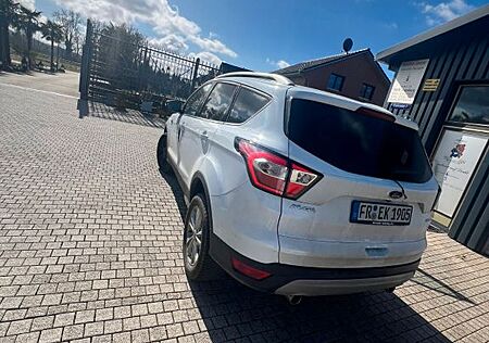 Ford Kuga 1,5 EcoBoost 4x4 129kW COOL & CONN. Aut...