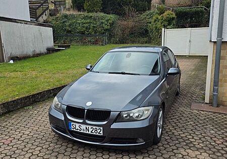 BMW 320i -