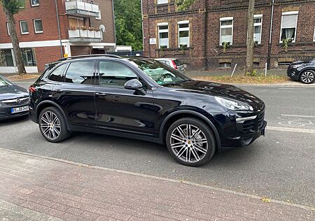 Porsche Cayenne Diesel Panorama Dach 21 Zoll Alu Felgen