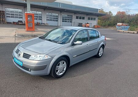 Renault Megane BENZIN GAS