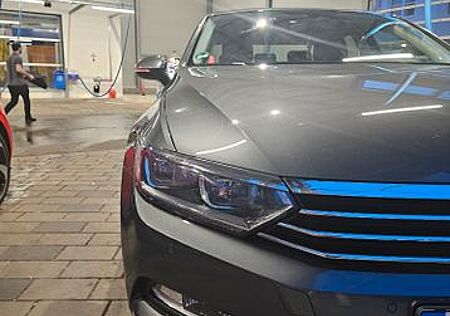 VW Passat Volkswagen 1.6 TDI DSG Comfortline