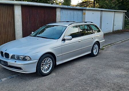 BMW 520i A Exclusive touring Exclusive