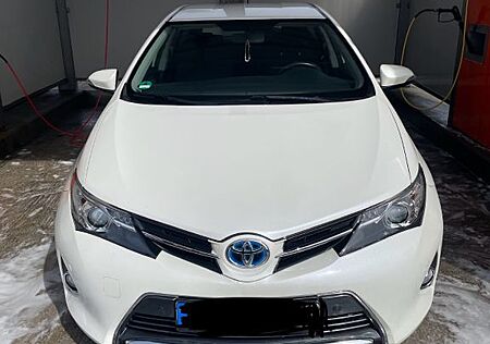 Toyota Auris Hybrid/Benzin