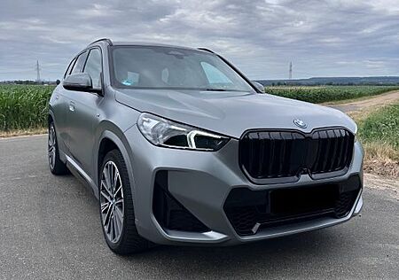 BMW X1 xDrive30e, M-Paket, HUD, Matrix, Pano, MwSt.