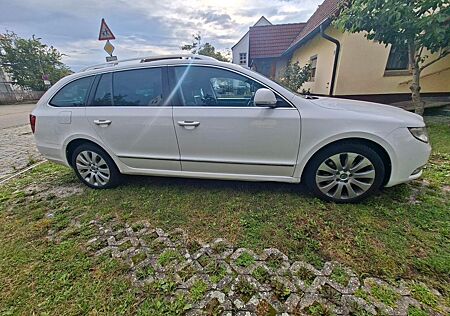 Skoda Superb 2.0 TDI DSG Exclusive Combi Exclusive