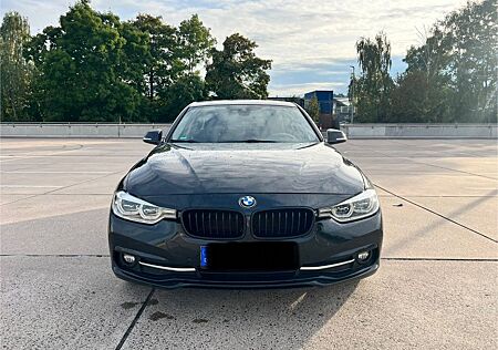 BMW 320d HEAD-UP Panoramadach TÜV 12/2026
