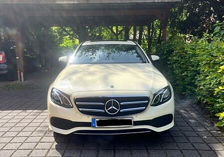 Mercedes-Benz E 220 d Autom. -