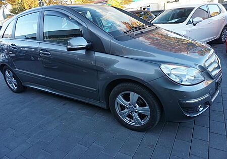 Mercedes-Benz B 180 Automatic