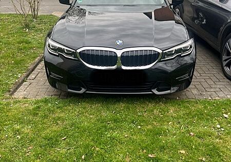 BMW 320i Luxury Line Automatik