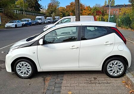 Toyota Aygo (X) Aygo (X) 1,0-l-VVT-i x-play Team Deutschland...