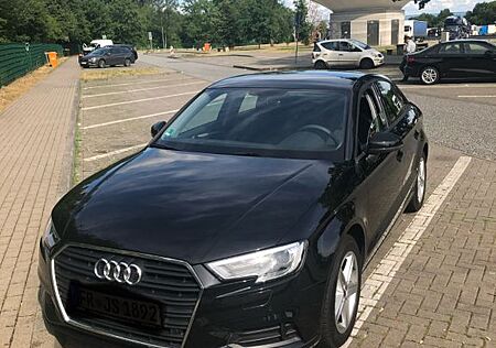 Audi A3 35 TFSI S tronic Limousine -