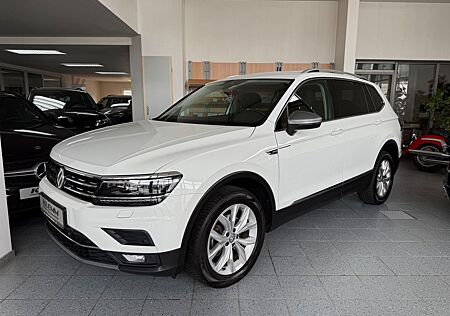 VW Tiguan Allspace Volkswagen Highline 4Motion/7Sitzer/LED/AHK