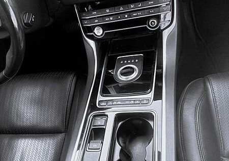Jaguar XF 25t 250PS R-Sport Sportbrake Automatik R-...
