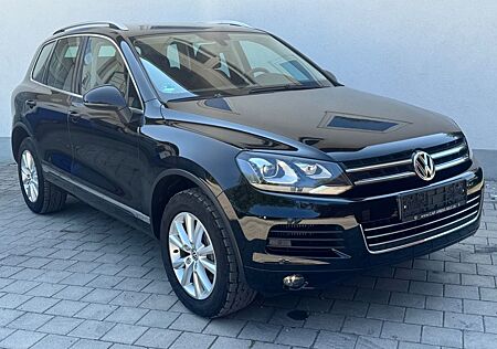 VW Touareg Volkswagen V6 3.0 TDI BMT~AHK~NAVI~BI-XENON~EL.HECK