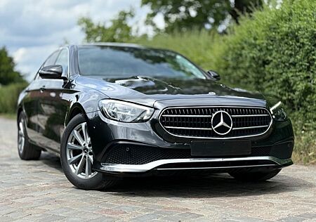Mercedes-Benz E 200 E -Klasse Lim. d*LED*AMB*1ERH*LEDER*