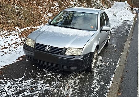 VW Bora Volkswagen 1.9TDI reparierter Unfallschaden