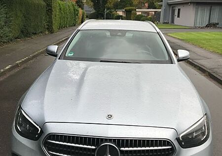 Mercedes-Benz E 220 d T Autom. -