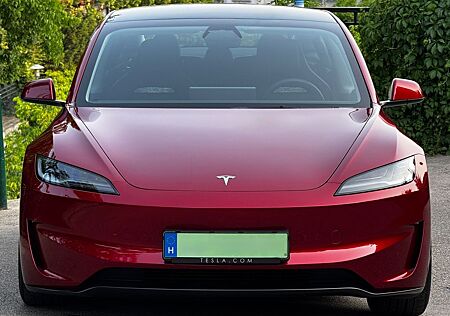 Tesla Model 3 Highland Performance / EAP / Ultra Red