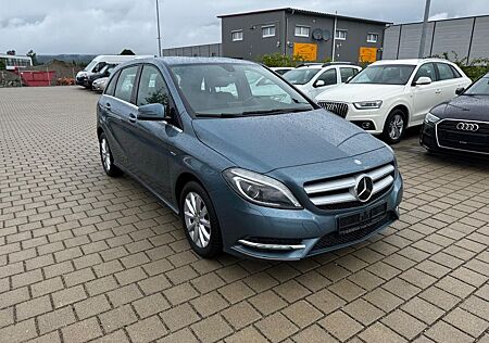 Mercedes-Benz B 200 AUTOMATIK/XENON-LED/TÜV&KD NEU/ALCANTARA
