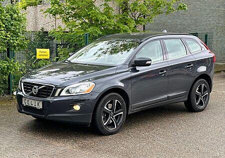 Volvo XC 60 XC60 2.4D Summum AWD/Voll/8FachAlu/Zahnri.gewe.