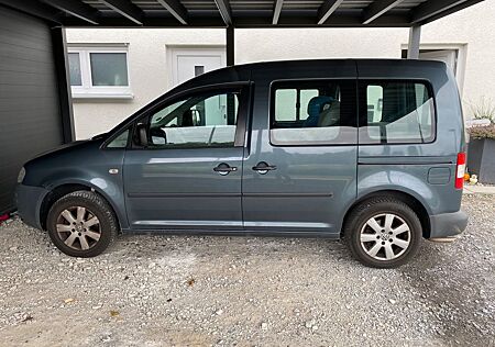 VW Caddy Volkswagen Life Team offroad grey metallic