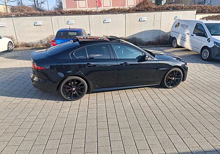 Jaguar XE P250 R-DYNAMIC BLACK Automatik R-DYNAMIC ...