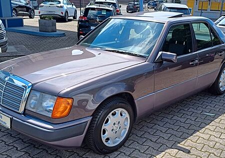 Mercedes-Benz 230 E-Automatik-Schiebedach-1.Hd-H Kennzeichen