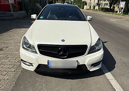 Mercedes-Benz C 350 BlueEFFICIENCY. - AMG Styling - Sportpaket