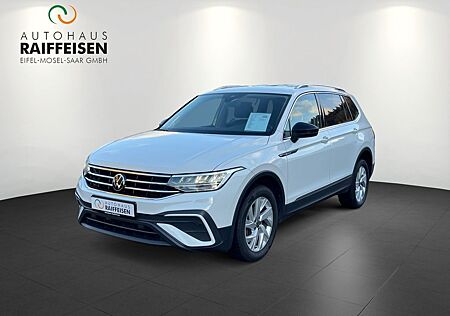 VW Tiguan Allspace Volkswagen Life 2.0 TDI 7-Sitzer, AHK, Navi