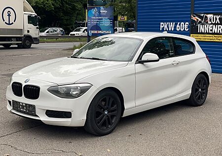 BMW 114i Sport Line/NAVI/SHZ/ALUFELGE/TÜV-2026-09/