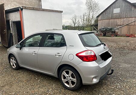 Toyota Auris 1,4-l-D-4D -