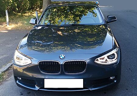 BMW 116i Sport Line 1.Hand LED XENON Tüv PDC SHZ KLM