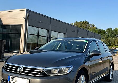 VW Passat Variant Volkswagen 2.0 TDI DSG Highline Variant ...