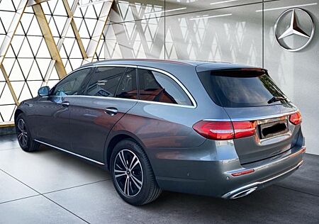 Mercedes-Benz E 220 d T Autom. -