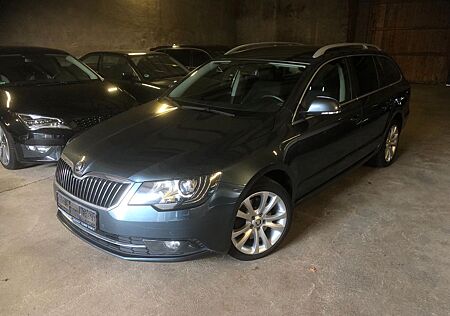 Skoda Superb Combi Ambition 2.0 TDI*XENON*SHZ*TEMPOMAT
