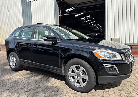 Volvo XC 60 XC60 D5 Summum AWD Pano/Xenium