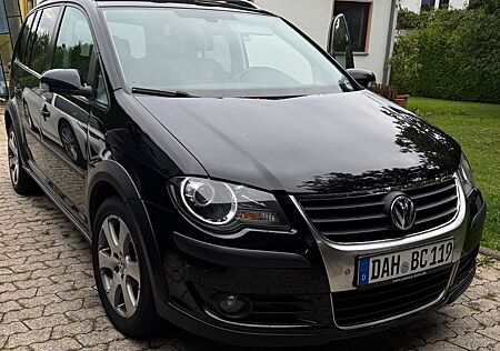 VW Touran Volkswagen 2.0 TDI 125 kW Highline Schwarz