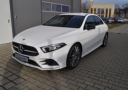 Mercedes-Benz A 200 Lim AMG / NIGHT / Ambiente / MBUX / Kamera