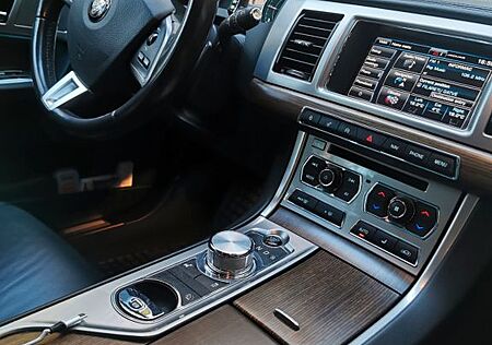 Jaguar XF 2.2 L Diesel Sportbrake -