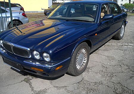 Jaguar XJ8