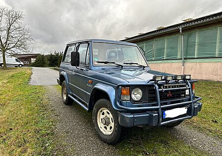 Mitsubishi Pajero L 040 V6 3.0 Benziner