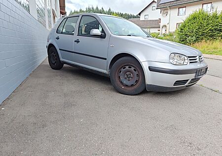 VW Golf Volkswagen 1.4 Basis