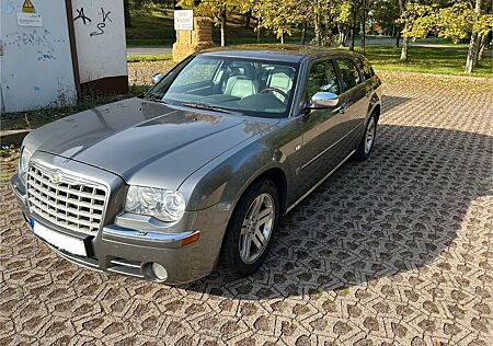 Chrysler 300C Touring 3.0 CRD Autom. -